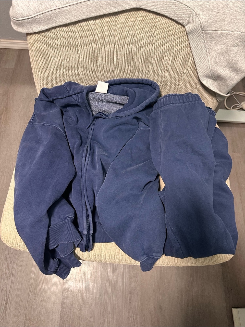 Aritzia 3 piece Sweatsuit Set